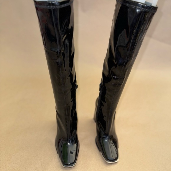 Steve Madden- Black Knee-High Women's Boots - Picture 1 of 9